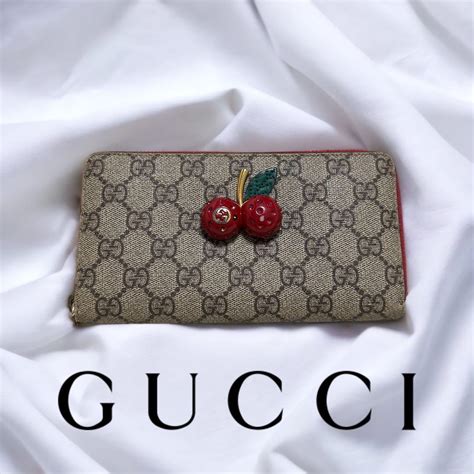 gucci チェリー 財布